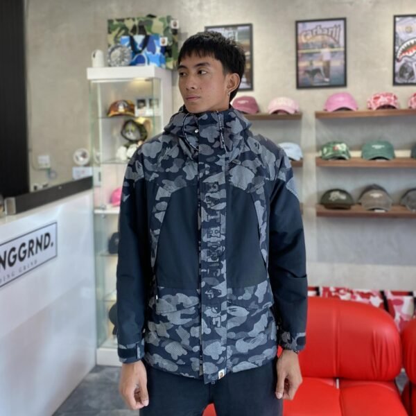 BAPE Snowboard Gray Camo Jacket (Large)