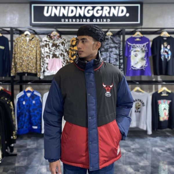 BRANDNEW CHICAGO BULLS Reversible Puffer Jacket W/ Hood (Large)