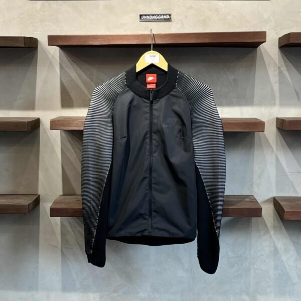 NIKE Dri black Zip Up (Small)