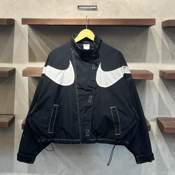 NIKE Swoosh Repel Woven Women (Large) – SOLD