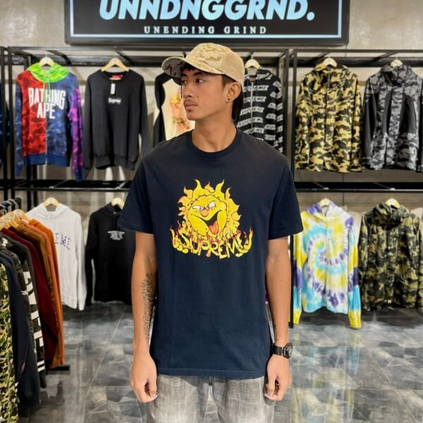 SUPREME Sun Navy Blue Tee (Medium)
