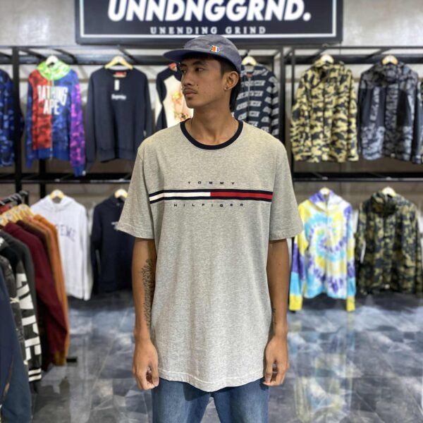 TOMMY HILFIGER Gray Tee (XL)