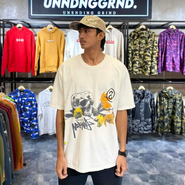 BRANDNEW STUSSY Skull White Tee (Large) - SOLD