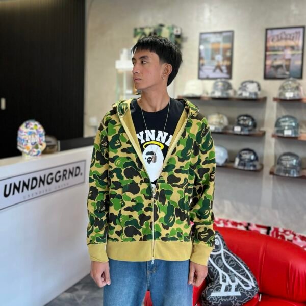 BRANDNEW BAPE SHARK Ponr Green Camo Full Zip Hoodie (Large)