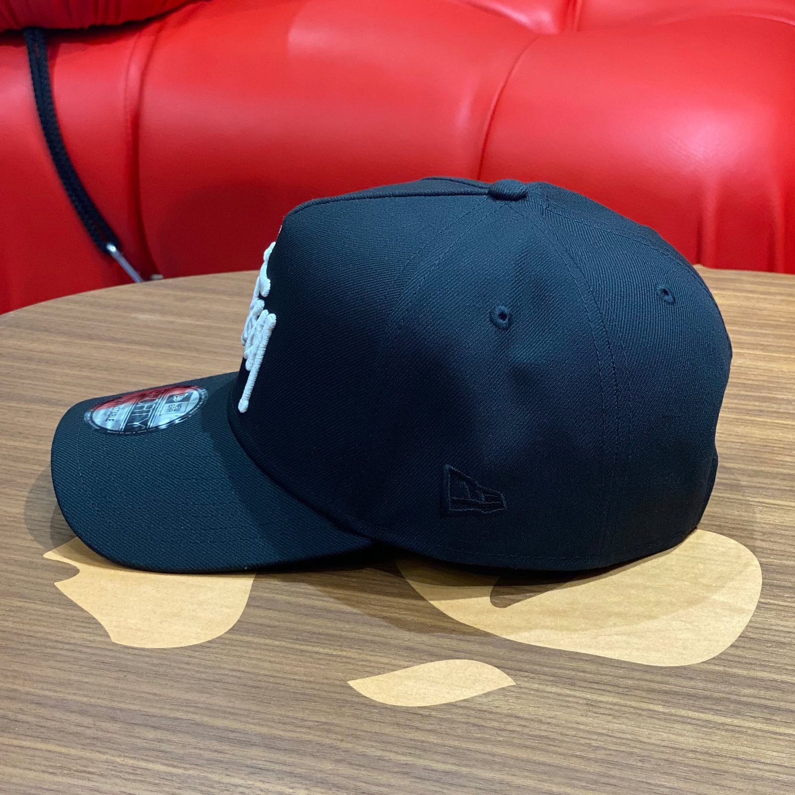 BRANDNEW STUSSY x New Era 9Forty Basic Snapback Black Cap - Image 2