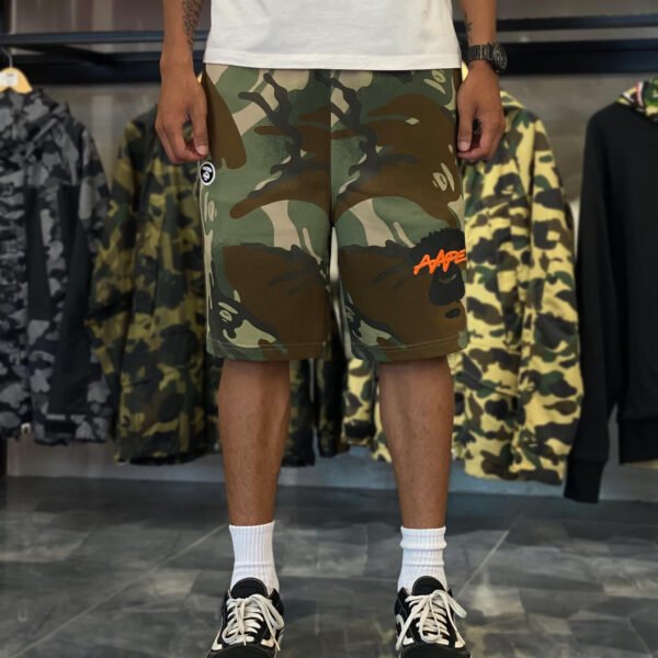 BRANDNEW AAPE Green Camo Sweat Shorts (XL)