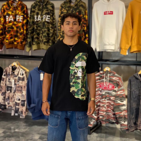 BRANDNEW BAPE Abc Camo Green Side Big Ape Head Black Tee (Medium)
