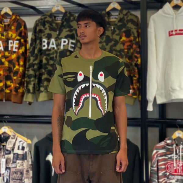 BRANDNEW BAPE Giant Camo Shark Green Tee (Medium)