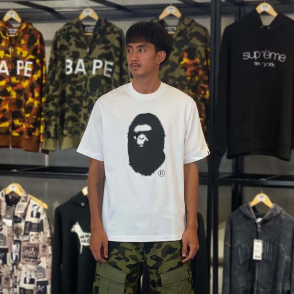 BRANDNEW BAPE Pixel Ape Head Relaxed Fit White Tee (Medium)