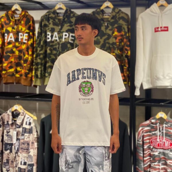 BRANDNEW AAPE BY *A BATHING APE® UNVS Graphic Print Relaxed Fit White Tee (Large)
