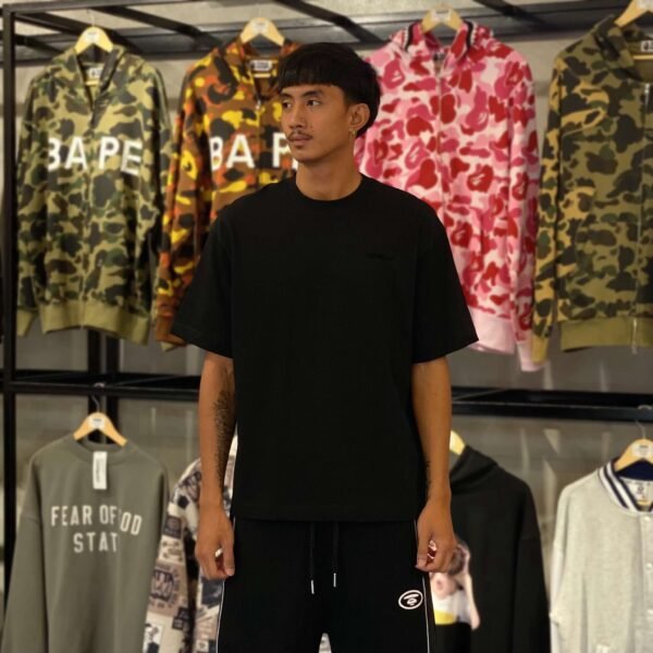BRANDNEW Off-White Triple Black Arrow Black Tee (Large) – SOLD