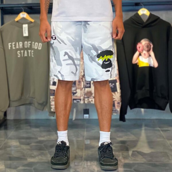 BRANDNEW AAPE BY *A BATHING APE® White Camo Sweat Shorts (Medium)