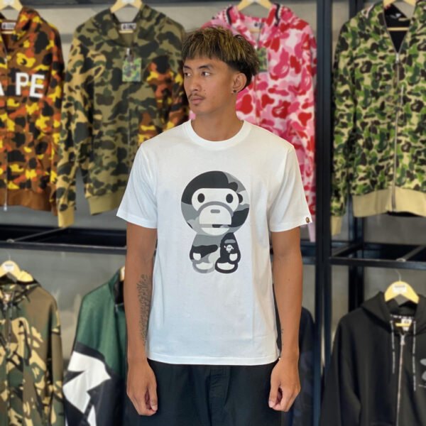 BRANDNEW BAPE Giant 1st Camo Big Baby Milo White Tee (Medium)